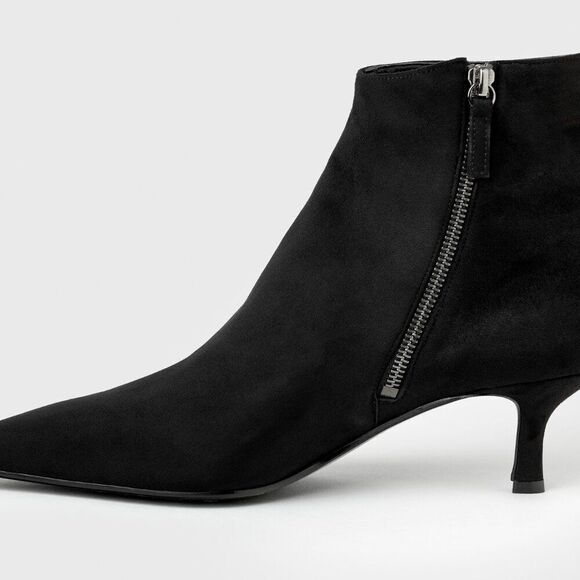 Eclipse by Kiki Price – Vegan Suede Black Booties, New in Box - Picture 4 of 7